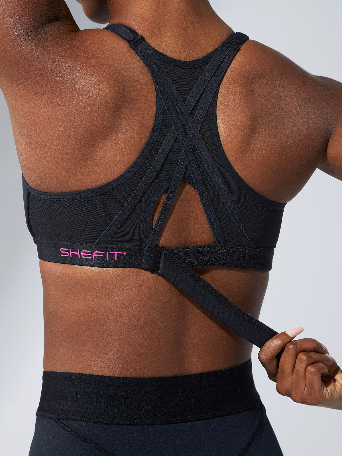 Gymshark - Womens Black Tech Strappy Sports Bra - Size Small